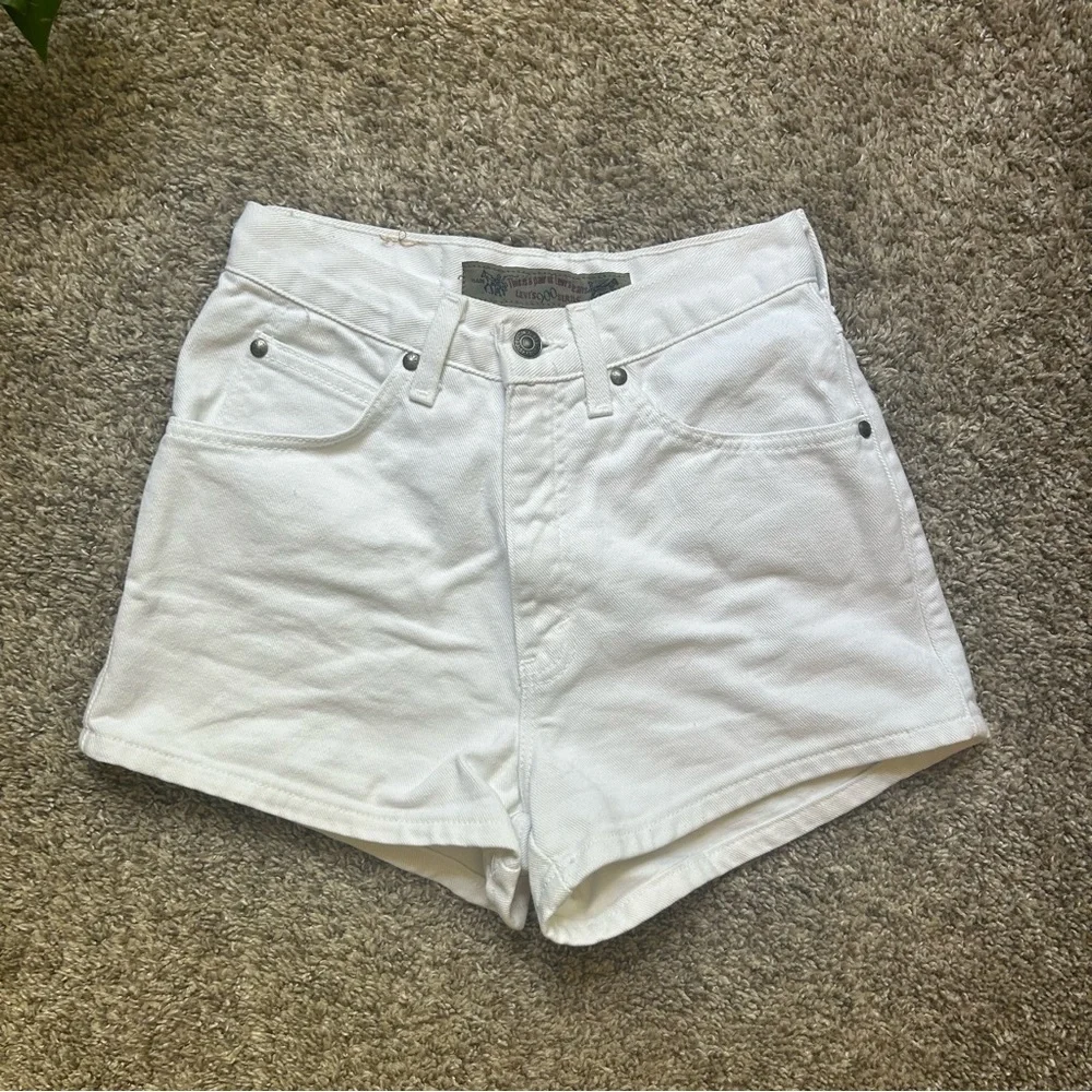 High-Waist White Denim Women’s Shorts - Picture 10 of 13